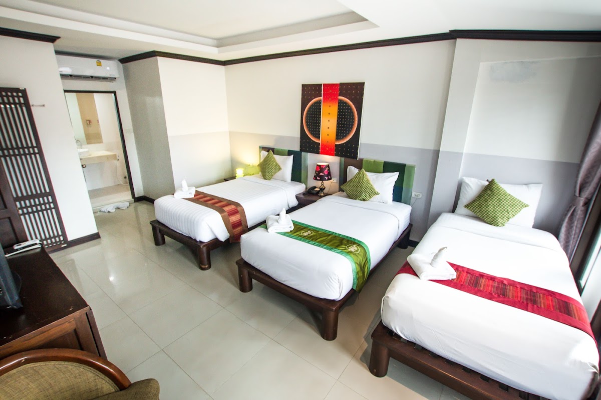 Queen Boutique Hotel - Photo 4
