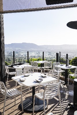 Castaway Restaurant, Bar & Special Events