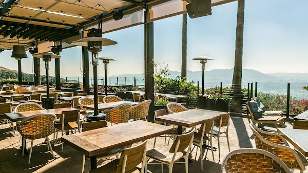 Castaway Restaurant, Bar & Special Events
