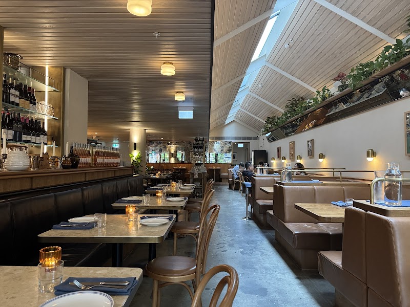 Loulou Bistro, Boulangerie & Traiteur photo 9