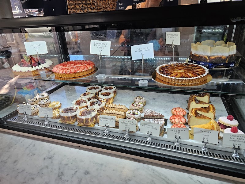 Loulou Bistro, Boulangerie & Traiteur photo 7