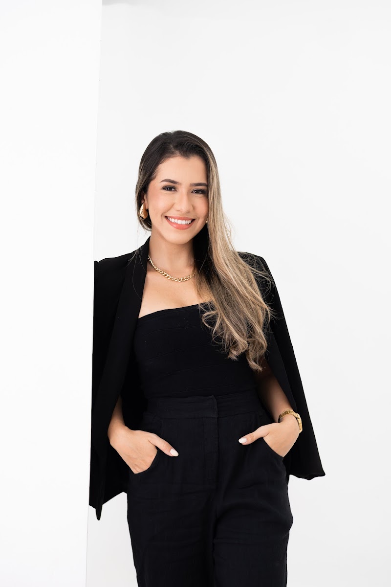 Dra Julia Maesse | Clareamento Dental & Ortodontia em Florianópolis/SC - foto 2