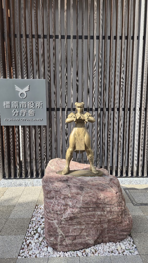 Chun-Li Statue 1