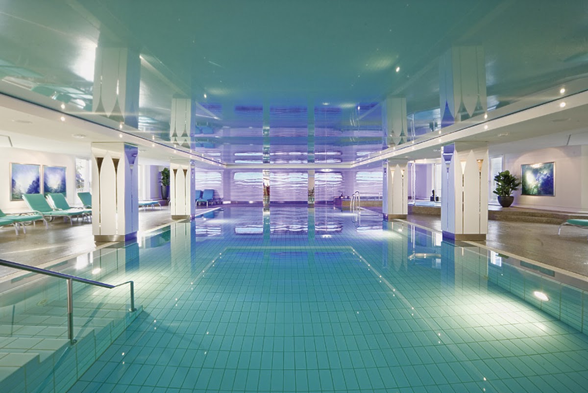 Grand Elysée Hamburg, dog-friendly hotel, photo 2