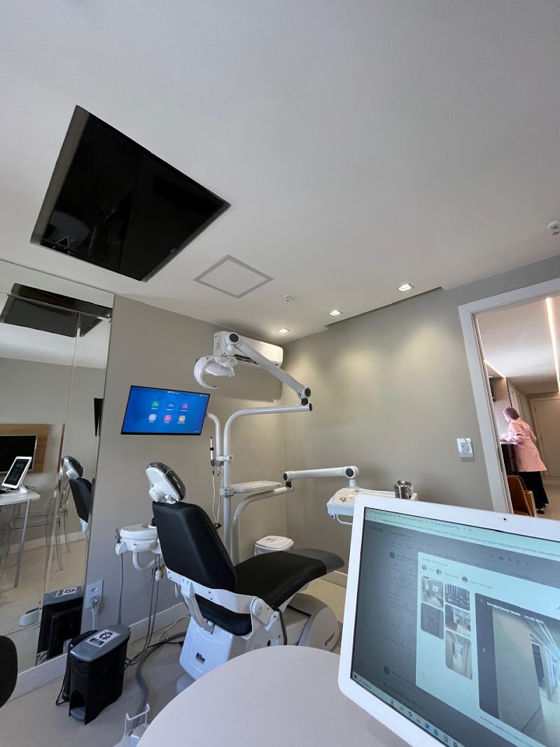 Salvador Dental Studio | Prótese Dentária | Alinhadores Invisíveis | Invisalign | Caminho das Árvores