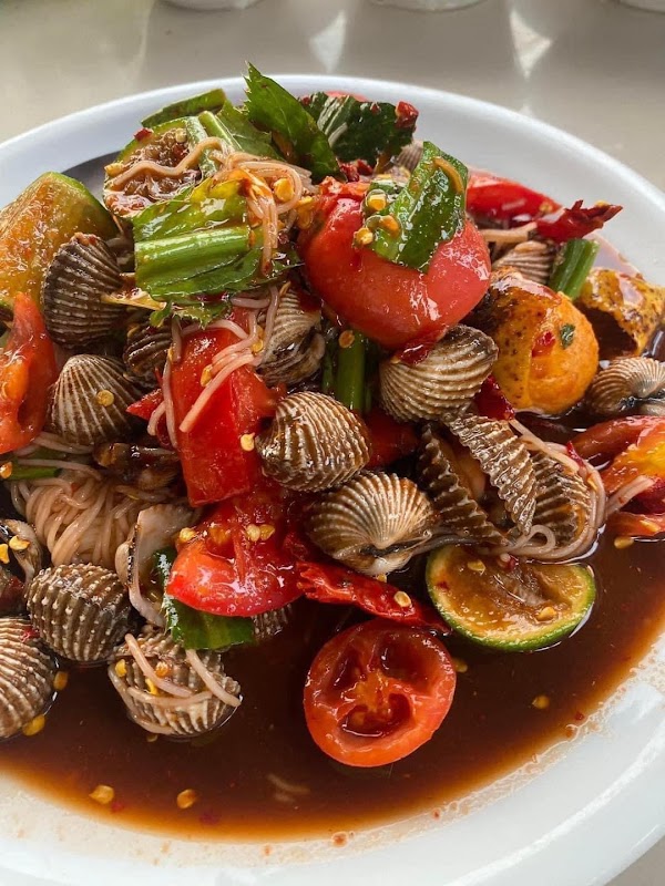 Restoran Suriya Thai Seafood - Photo 1