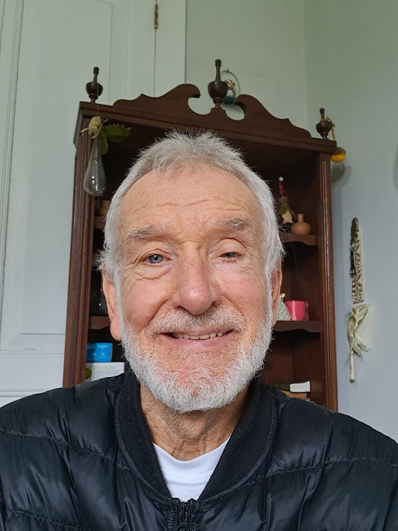 Dr. Ney Loureiro Filho - Estética Oral, Implantes, Próteses e Alinhadores Invisíveis em Petrópolis - RJ