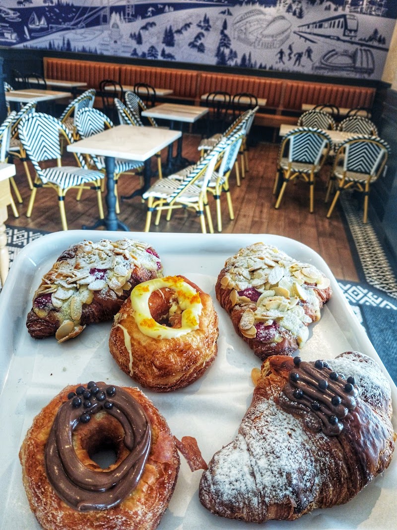 Paris Baguette photo 2