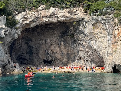 Plaža Betina špilja