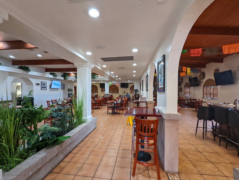 Ernie's Cafe Bar & Grill photo 1