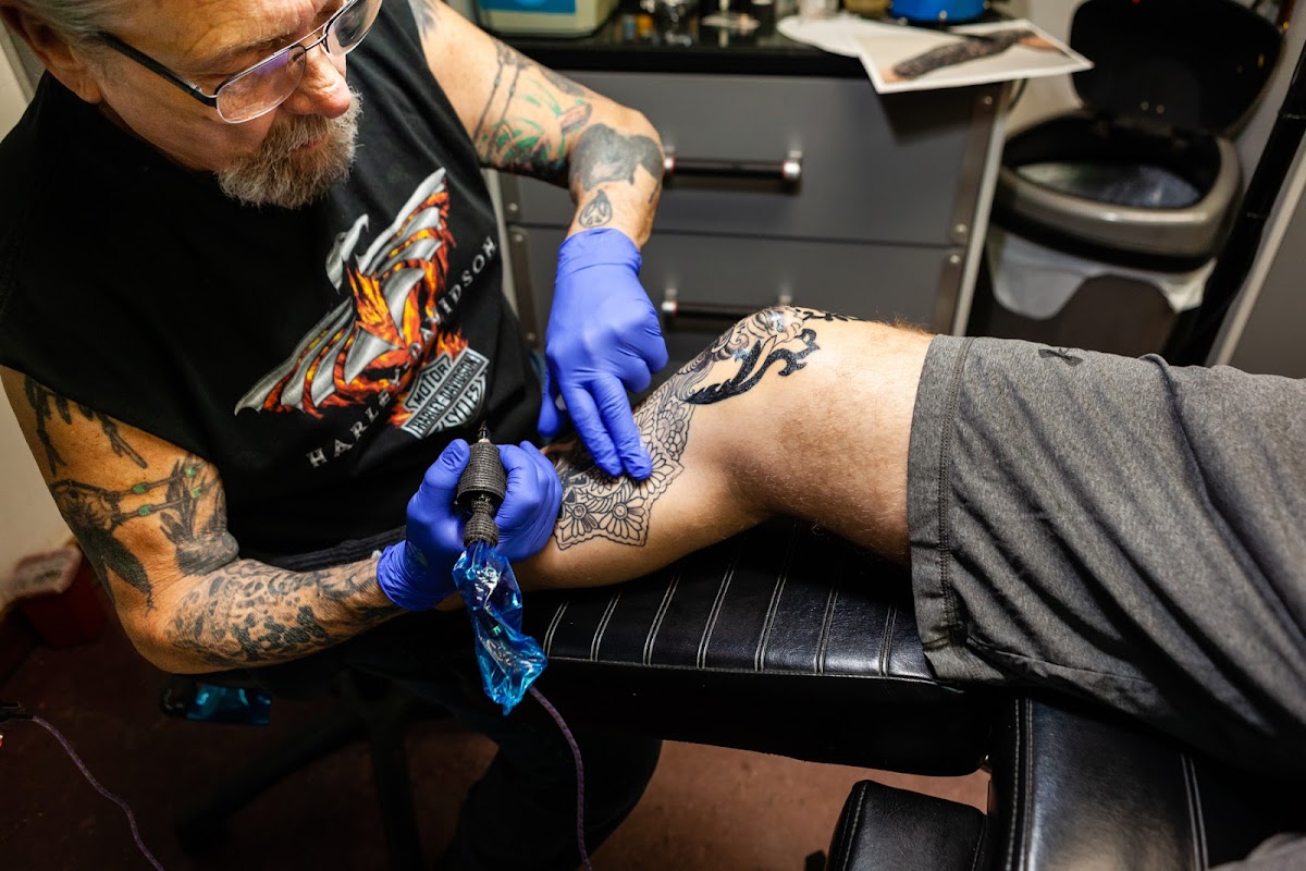 Wolf's Fine Line Tattoos — tattoo studio near Joliet