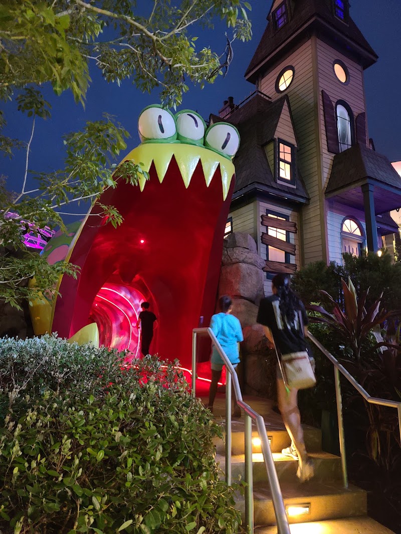 Hollywood Drive-In Golf photo 4