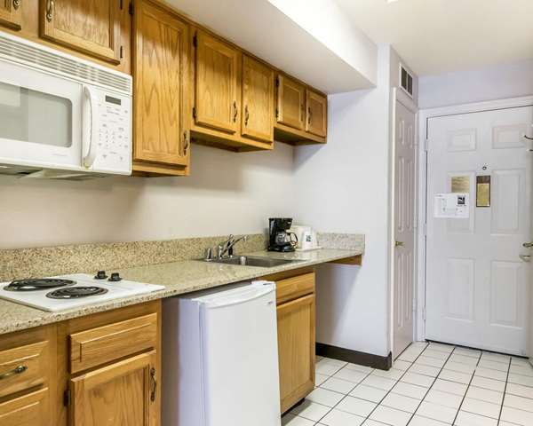 Photo by Quality Inn & Suites University/Airport