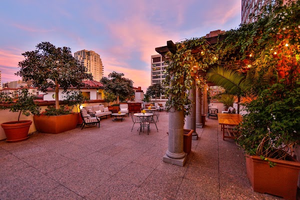 Plaza La Reina Hotel