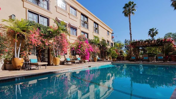 Best Western Plus Sunset Plaza Hotel