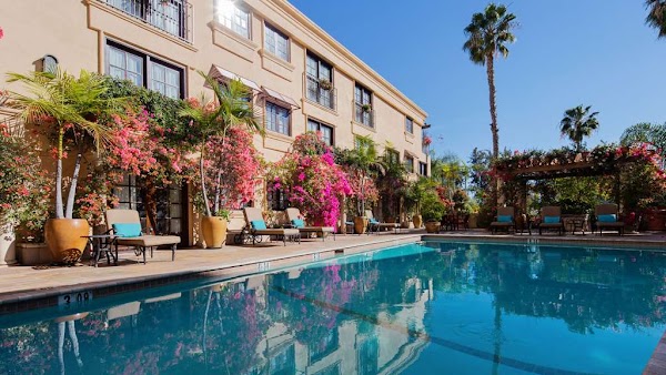 Best Western Plus Sunset Plaza Hotel