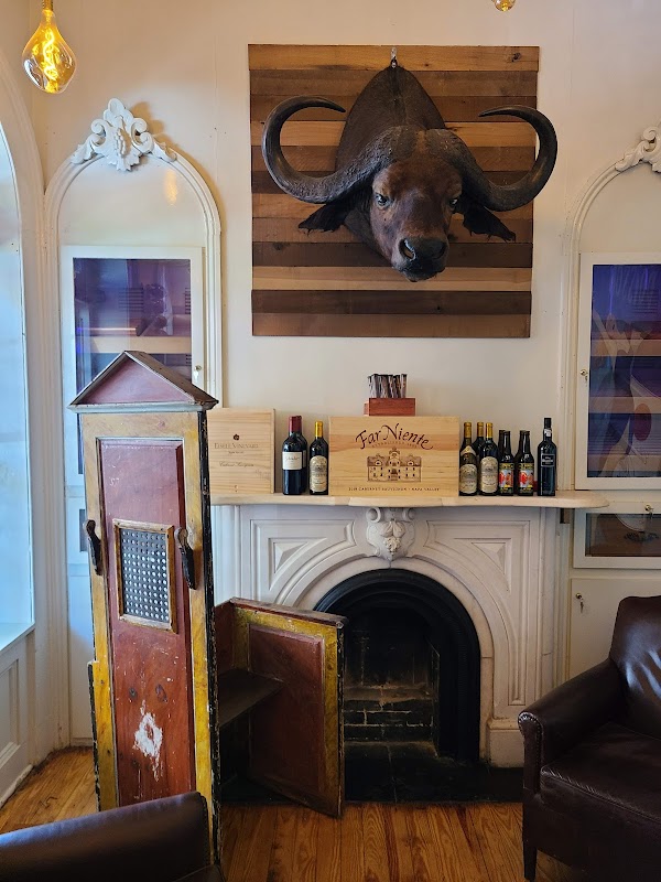 The Tavern at Rainbow Row photo 5