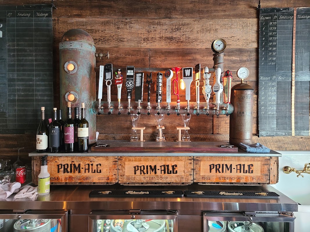 The Tavern at Rainbow Row photo 4