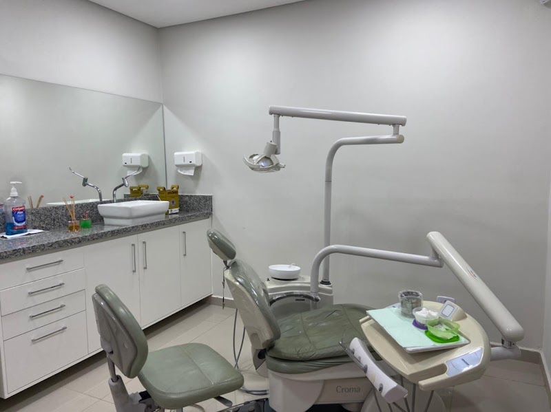 Reabilitar Clínica Odontológica | Implante dentário | Restaurações | Lentes de contato em Campo Grande, Mato Grosso do Sul - foto 4