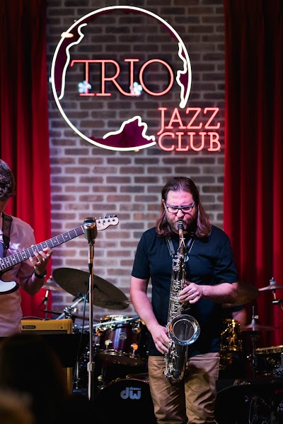Trio Jazz Club