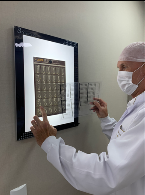 MA Implantodontia - Prof. Dr. Marco Aurélio - Implante de Dente em Curitiba - foto 5