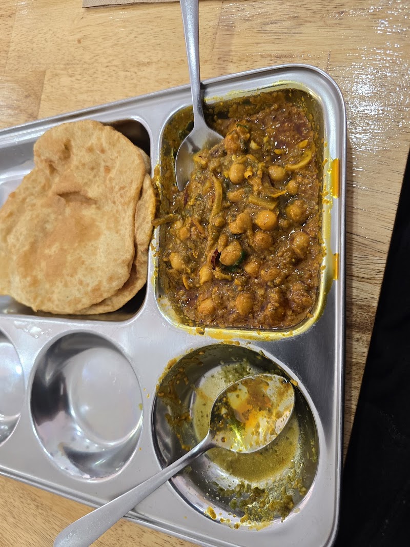 Spice on Wheels Indian Restaurant (New Town) photo 4