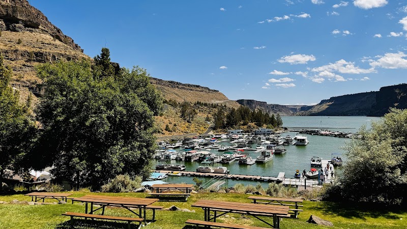 Cove Palisades Store & Cafe photo 4