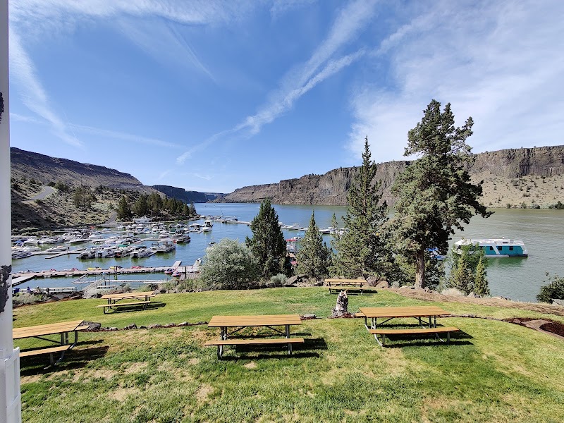 Cove Palisades Store & Cafe photo 3