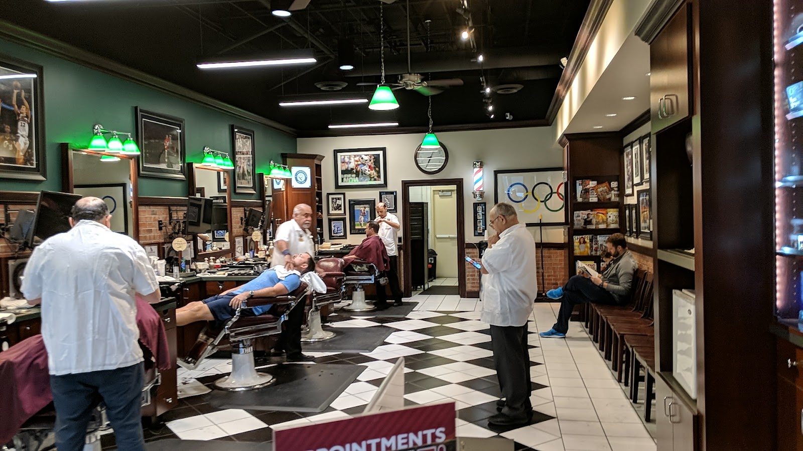 V's Barbershop - Promenade photo 5