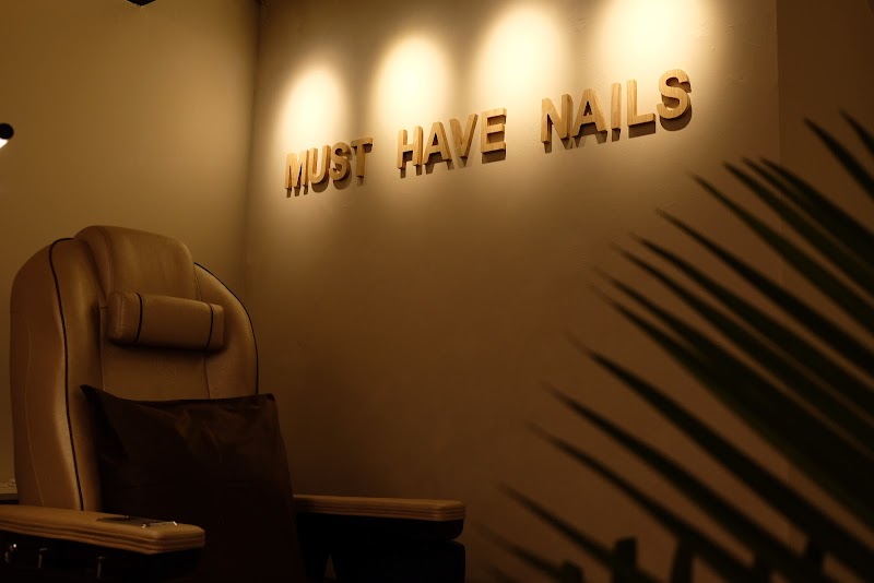 MUST HAVE NAILS
