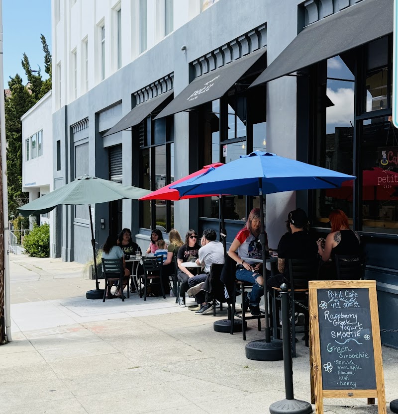 Petit Cafe