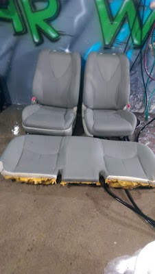 مغاسل العناية الساطعة للسيارات