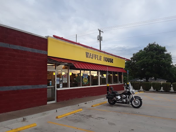 WAFFLE HOUSE #1444 exterior