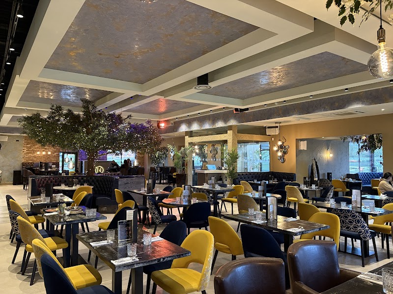 Nicco Restaurant & Bar