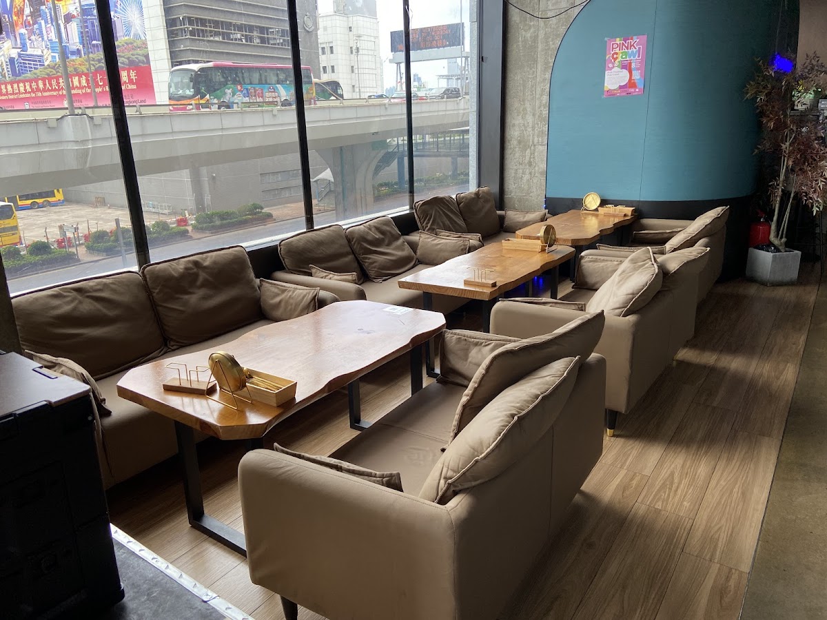 Ellipsis Cafe & Lounge photo 5