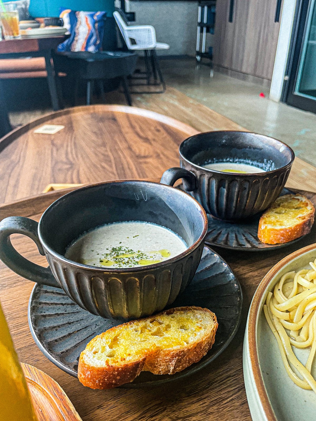 Ellipsis Cafe & Lounge — photo 8