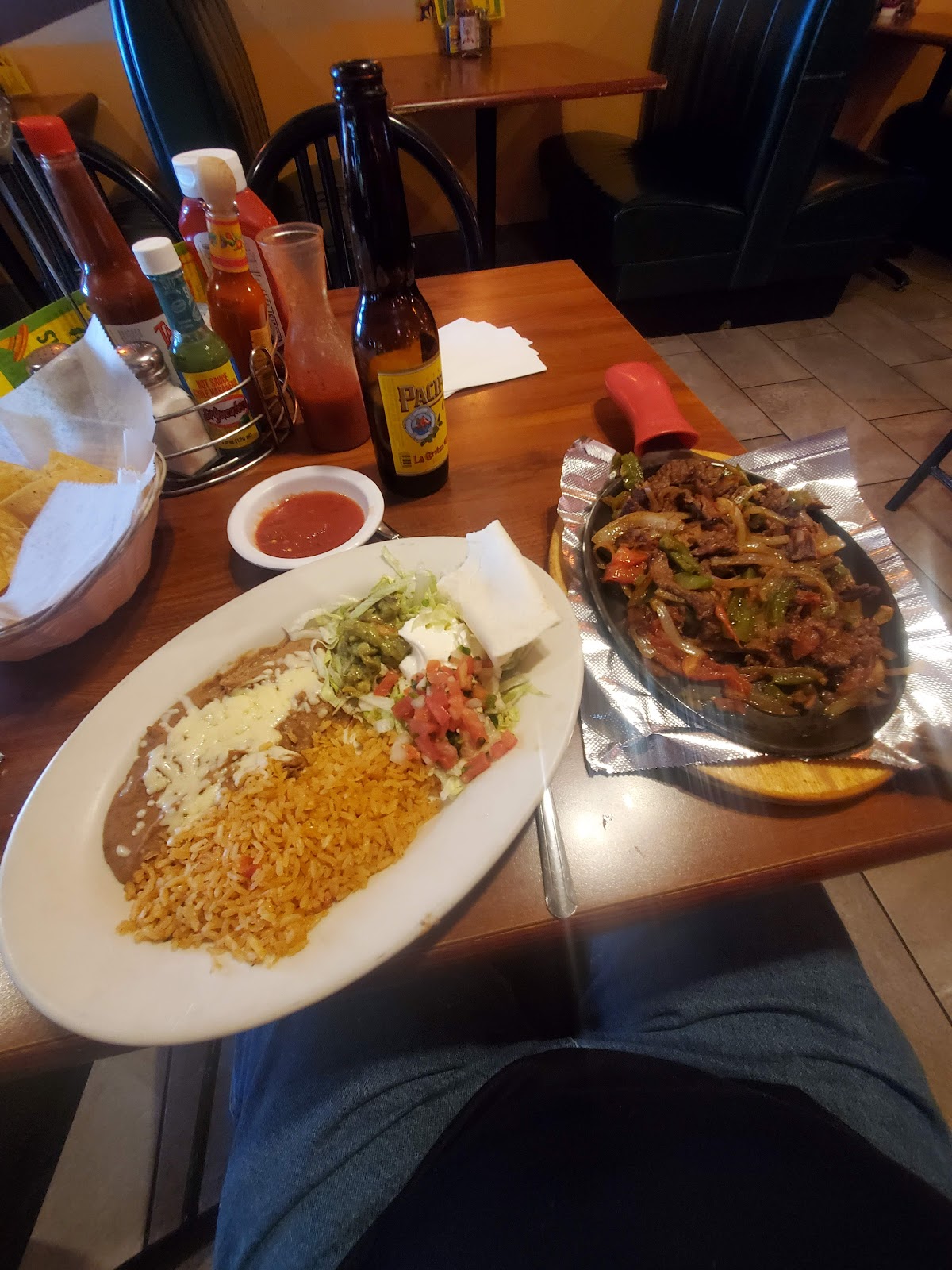 El Mezcal Mexican Restaurant photo 4