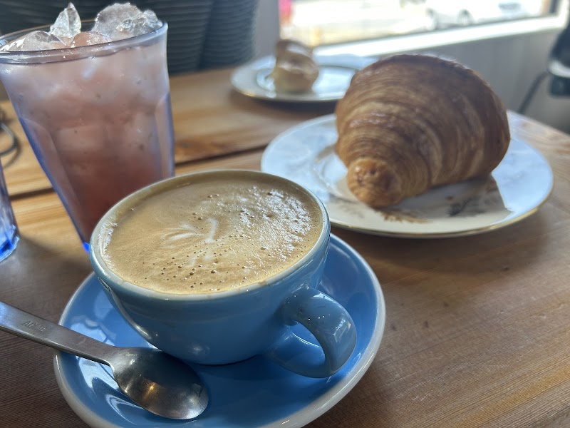 32 Lakes Cafe and Bakery photo 3