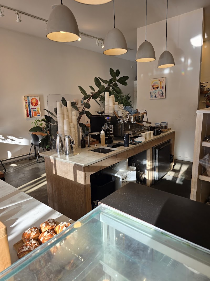 32 Lakes Cafe and Bakery photo 4