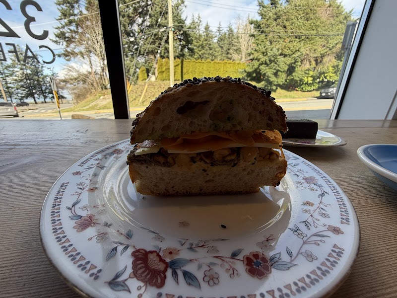 32 Lakes Cafe and Bakery photo 2