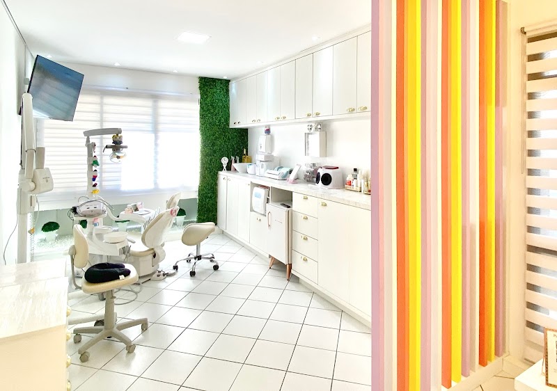 Dra. Marcela Gomes - Dentista - foto 3