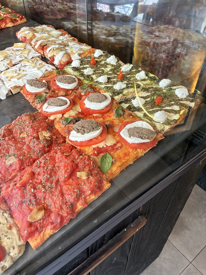 Foto de Lupo Nero - pizza al taglio