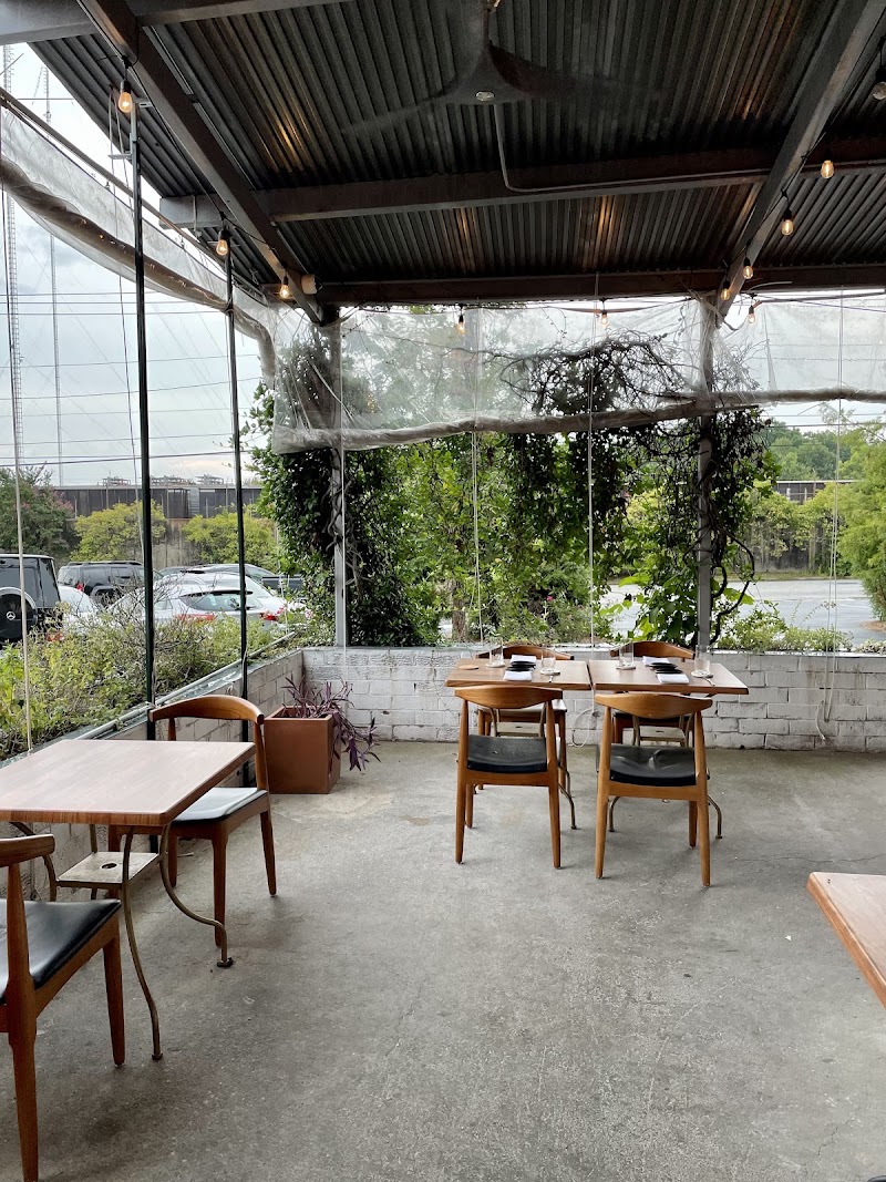 The Best Romance Move at Lazy Betty Is Sitting at the Bar