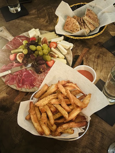 Little Rascal Bar photo 3