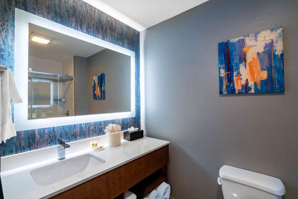 Photo by La Quinta Inn & Suites by Wyndham Louisville NE/Old Henry Rd