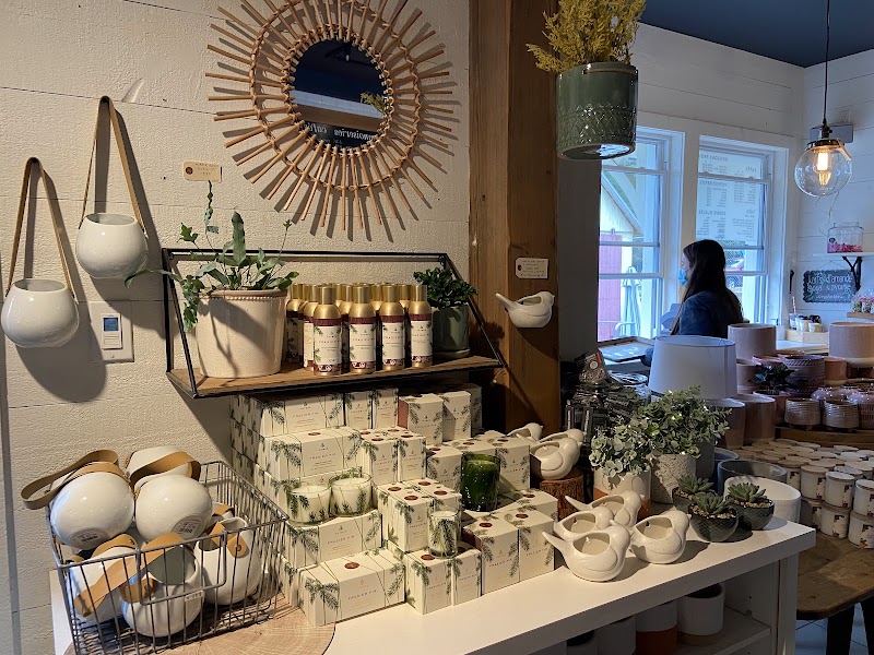 Val-David General Store photo 4