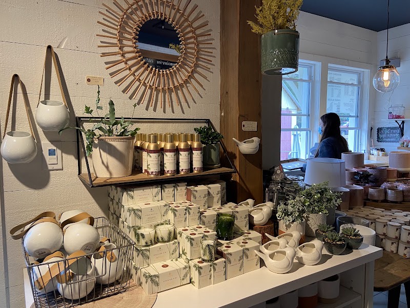 Val-David General Store photo 4