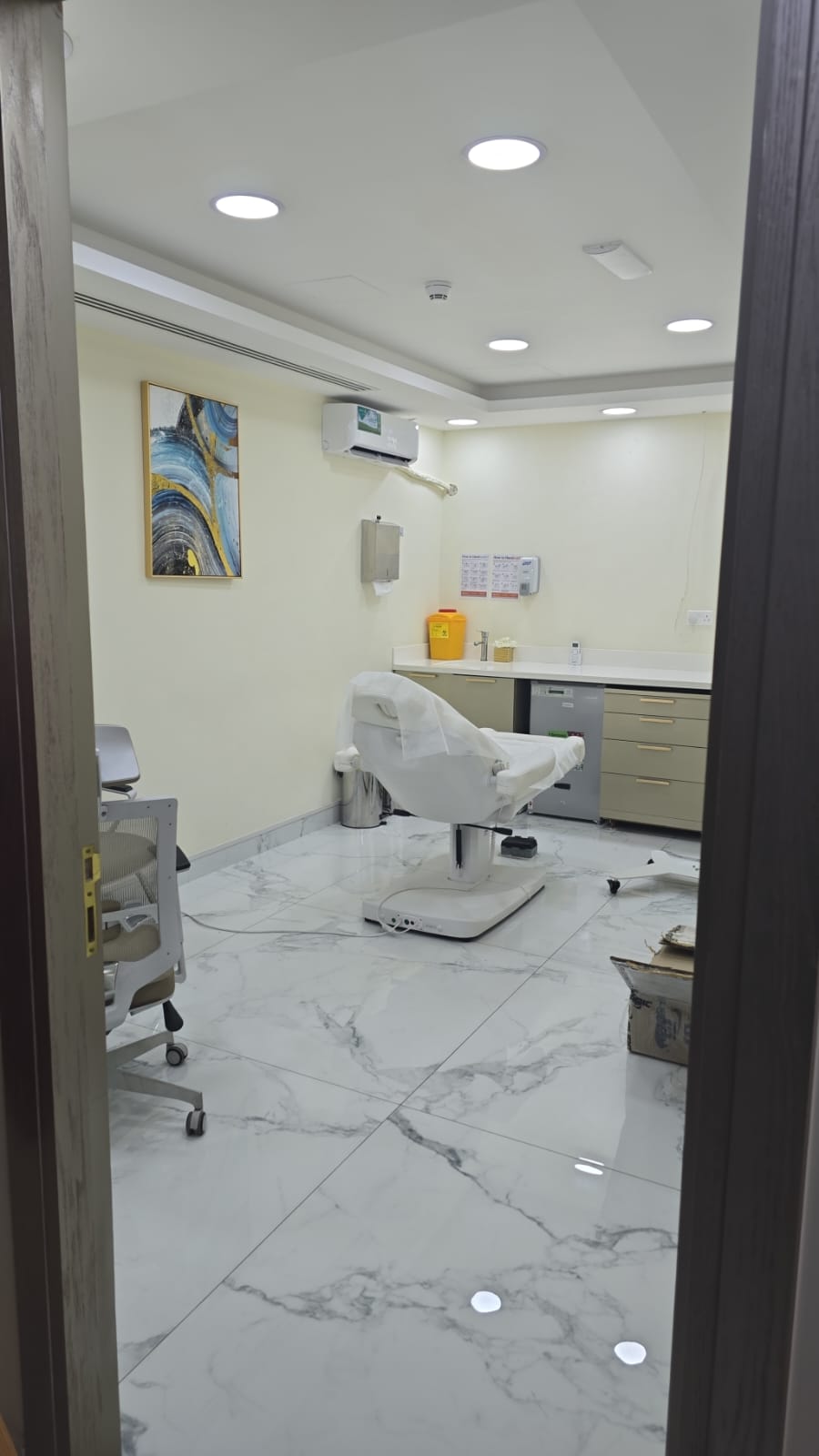 Glamorous PRP Hair Therapy Clinic Dubai - PRP Face & Hair
