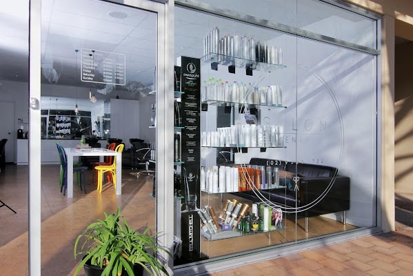 Salon Seventy Six photo 3