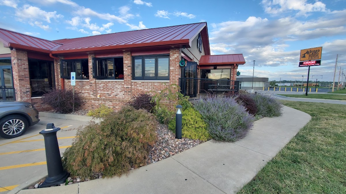 The Pump House Bar & Grill photo 4